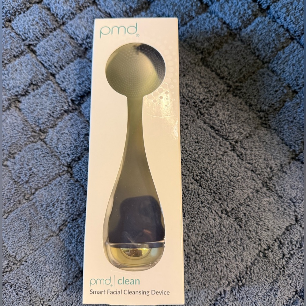 PMD Clean; Smart Facial Cleansing Device